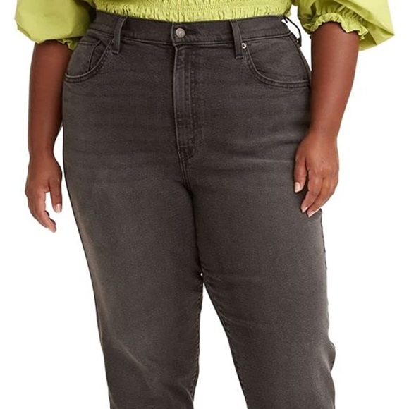 (1709) Levi's Women's High Waisted Mom Jeans, a high rise, relaxed taper… - Picture 3 of 5